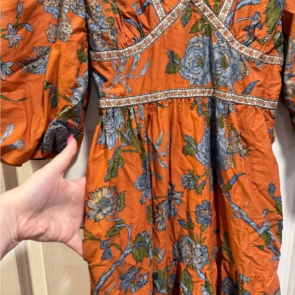 Elegant Long Sleeve Floral Dress - Picture 3 of 9